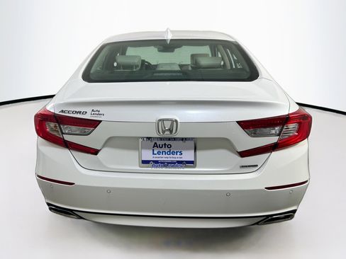 Used 2018 Honda Accord Touring image 6