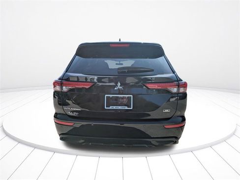 Used 2024 Mitsubishi Outlander SE Black Edition image 5