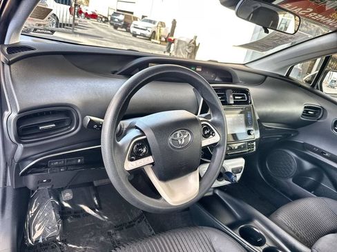 Used 2018 Toyota Prius One FWD image 10