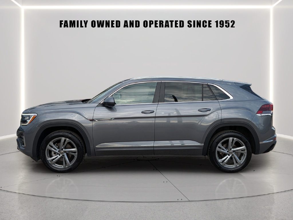 Certified 2024 Volkswagen Atlas Cross Sport SEL R-Line AWD/4WD image 3