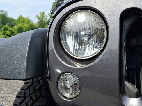 Used 2014 Jeep Wrangler Unlimited Sport w/ Quick Order Package 24S AWD/4WD image 9