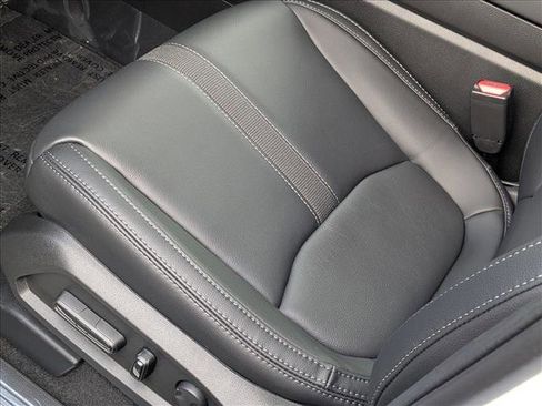 New 2025 Honda Pilot Touring image 4