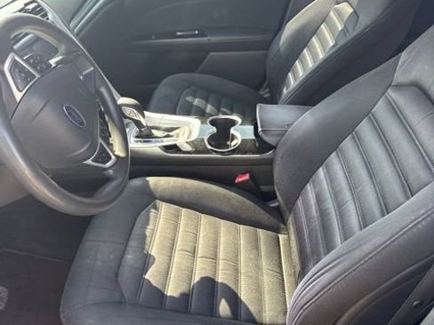 Used 2015 Ford Fusion SE FWD image 6