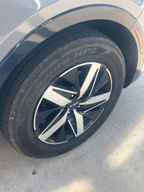 Used 2022 Kia Sorento S FWD image 11