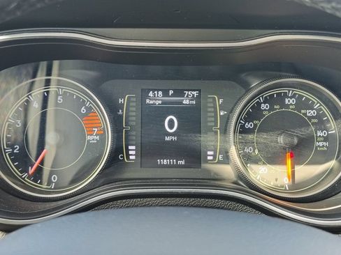 Used 2019 Jeep Cherokee Latitude Plus w/ Cold Weather Group AWD/4WD image 26