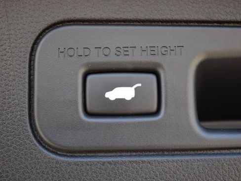 Used 2025 Honda Pilot TrailSport image 17