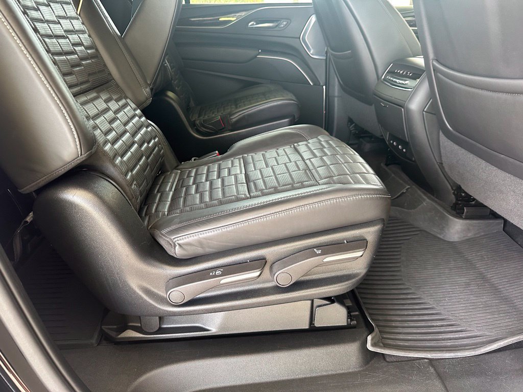Used 2023 Cadillac Escalade ESV Sport Platinum AWD/4WD image 37