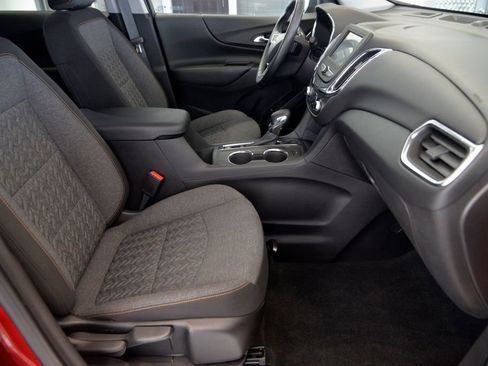 Used 2023 Chevrolet Equinox LT image 30