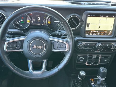 Used 2022 Jeep Wrangler Unlimited Sahara AWD/4WD image 18