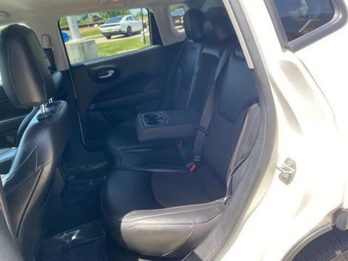 Used 2020 Jeep Compass Latitude w/ Cold Weather Group AWD/4WD image 23