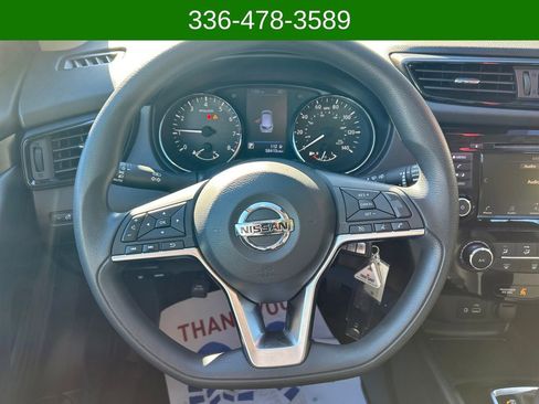 Used 2020 Nissan Rogue Sport S image 14