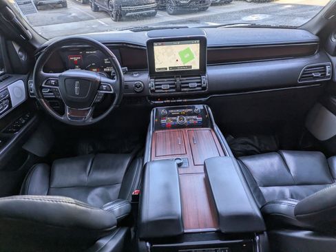 Used 2021 Lincoln Navigator Reserve image 28