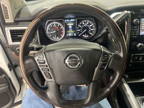 Used 2018 Nissan Titan Platinum Reserve AWD/4WD image 8