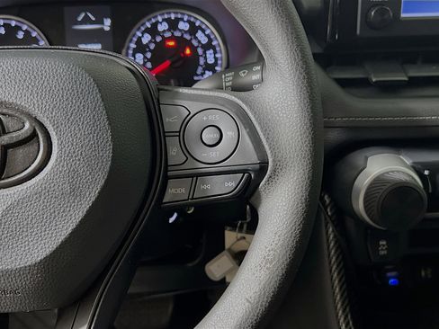 Used 2019 Toyota RAV4 LE image 20