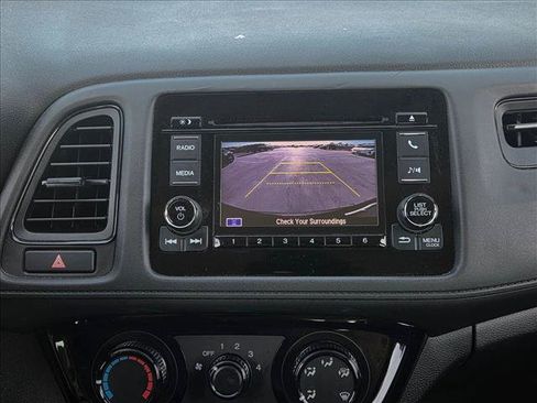 Used 2022 Honda HR-V LX image 12