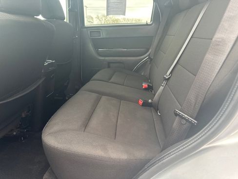 Used 2010 Ford Escape XLT image 16