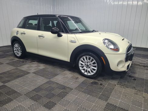 Used 2015 MINI Cooper S image 1