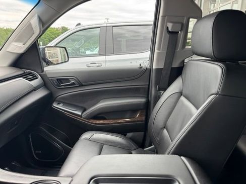 Used 2020 Chevrolet Tahoe LT w/ Luxury Package AWD/4WD image 18