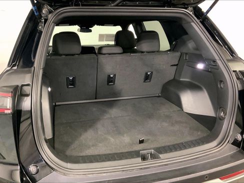 Used 2025 Chevrolet Equinox LT image 4