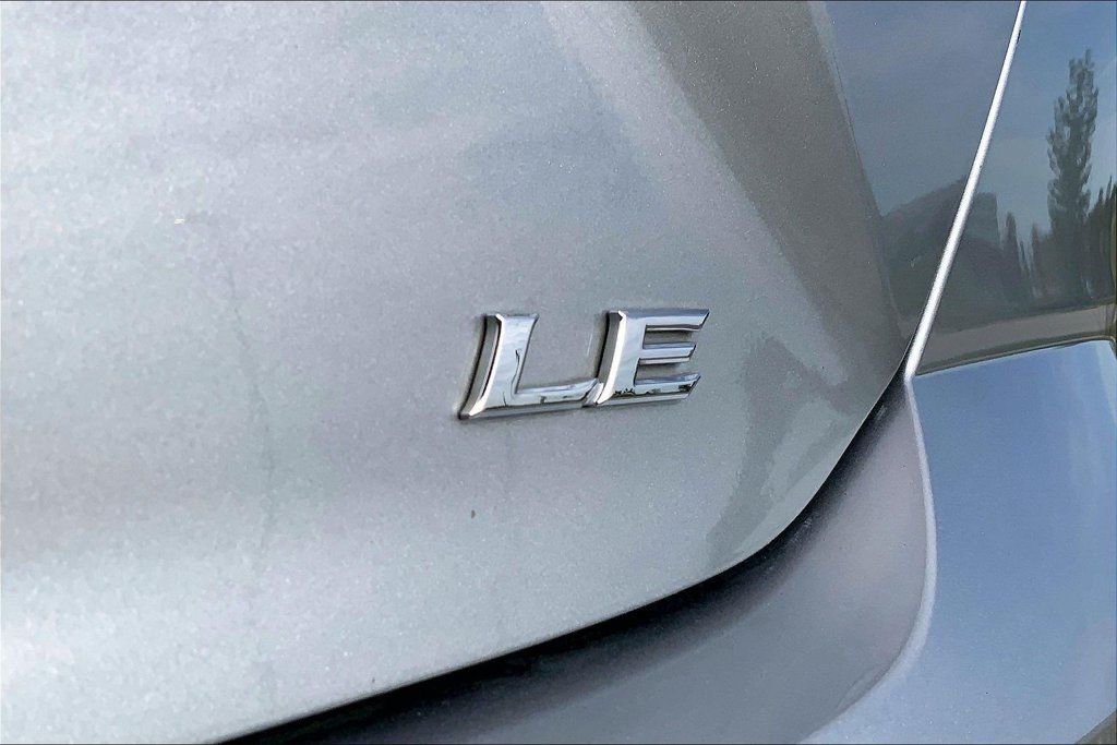 Used 2025 Toyota Camry LE FWD image 8