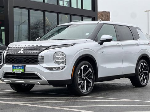 New 2025 Mitsubishi Outlander SE image 9