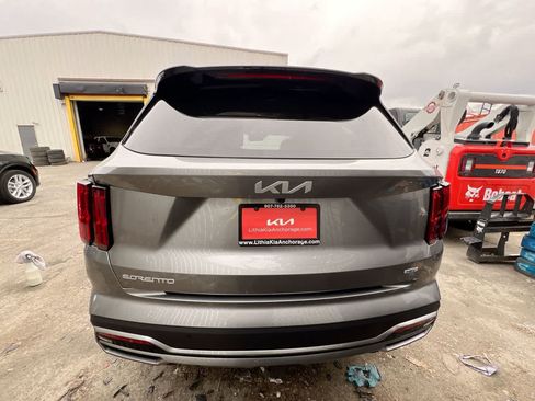 Certified 2024 Kia Sorento SX Prestige AWD/4WD image 27