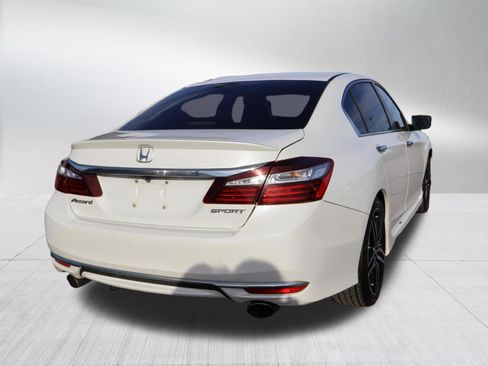 Used 2016 Honda Accord Sport image 7