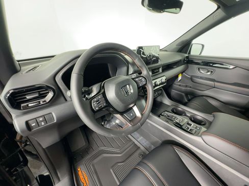 New 2025 Honda Pilot TrailSport image 4
