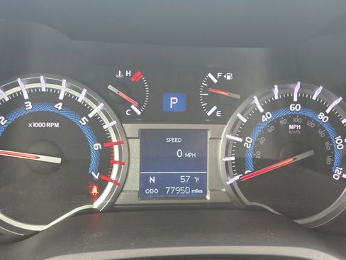 Certified 2018 Toyota 4Runner SR5 AWD/4WD image 26