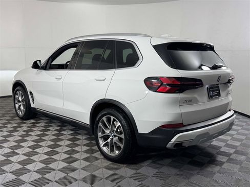 Used 2026 BMW X5 xDrive40i w/ Premium Package image 8