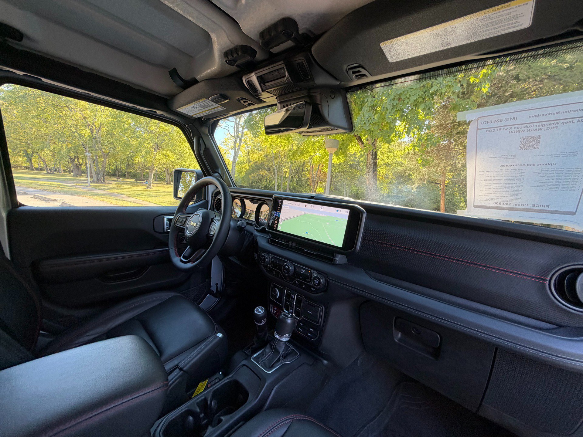 Used 2024 Jeep Wrangler Unlimited Rubicon AWD/4WD image 9