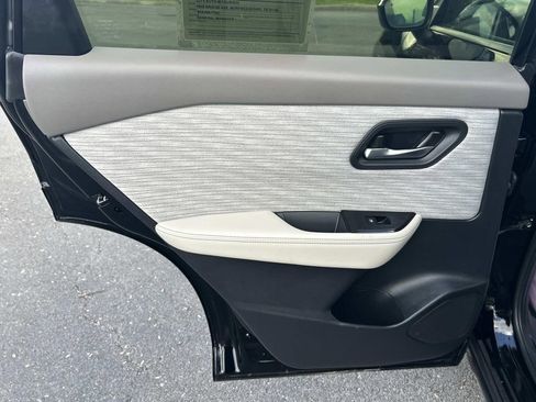 Used 2023 Nissan Rogue SV image 21