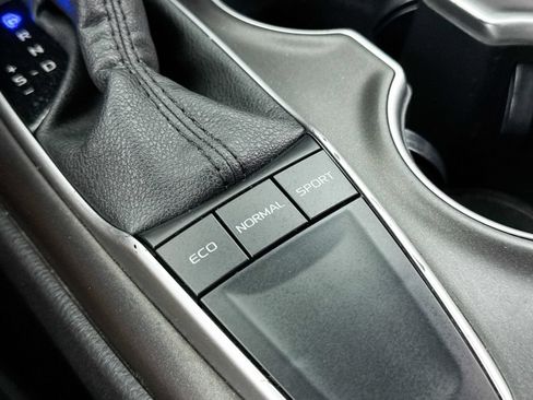 Used 2022 Toyota Camry LE w/ Carpet Mat Package (TMS) FWD image 7