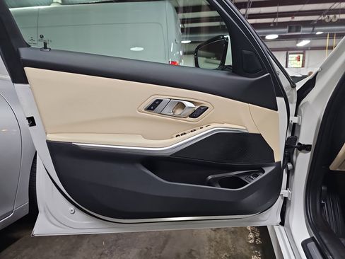 Used 2021 BMW 330i Sedan w/ Premium Package image 27