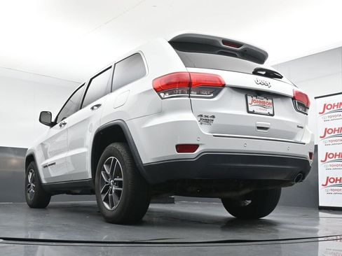 Used 2017 Jeep Grand Cherokee Limited AWD/4WD image 35