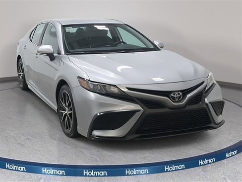 Certified 2023 Toyota Camry SE image 3