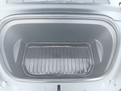 Used 2021 Tesla Model Y Long Range image 31