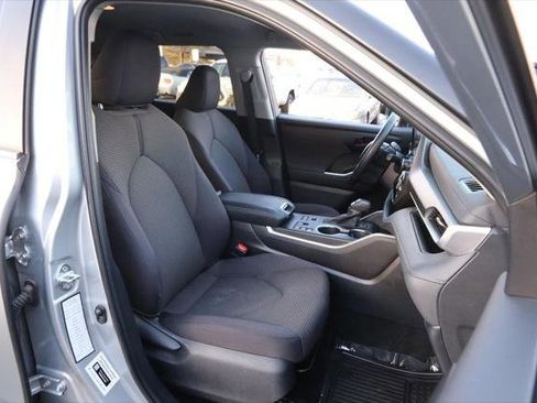 Certified 2024 Toyota Highlander LE image 26