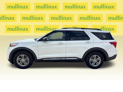 Used 2020 Ford Explorer XLT w/ Equipment Group 202A AWD/4WD image 12