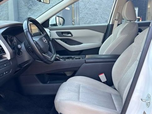 Used 2025 Nissan Rogue SV AWD/4WD image 5