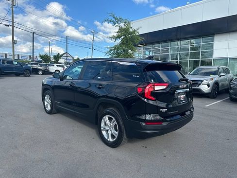 Used 2024 GMC Terrain SLE AWD/4WD image 5