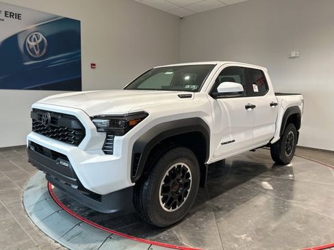 New 2025 Toyota Tacoma TRD Off-Road image 2
