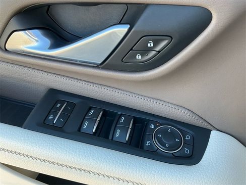 Used 2021 GMC Yukon XL Denali w/ Advanced Technology Package image 29