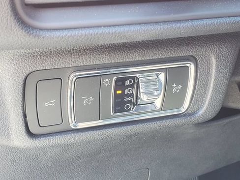 Certified 2023 Lincoln Corsair Reserve FWD image 11