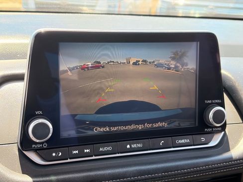 Certified 2024 Nissan Rogue SV FWD image 20