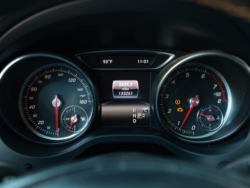 Used 2018 Mercedes-Benz CLA 250 w/ AMG Line Exterior image 33