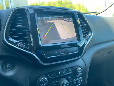 Certified 2019 Jeep Cherokee Limited AWD/4WD image 17