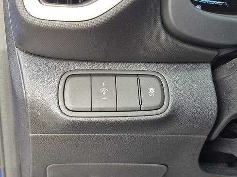 Certified 2025 Hyundai Venue Limited FWD image 26