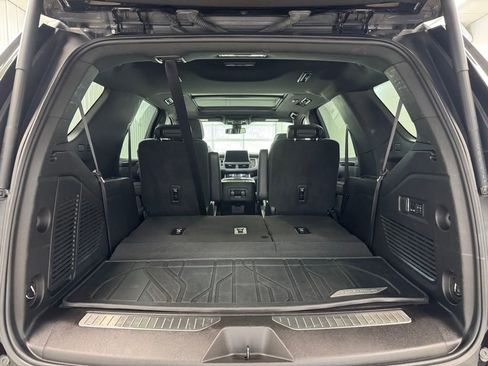 Used 2022 Chevrolet Tahoe RST w/ Luxury Package image 25