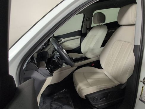 Certified 2021 Audi e-tron Premium Plus w/ Premium Plus Package image 19